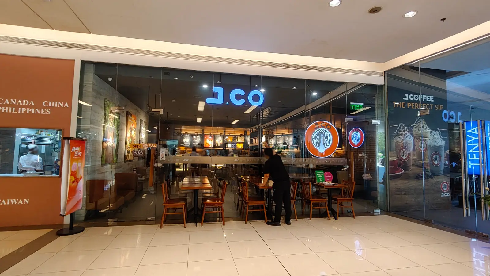 J. CO DONUTS AND COFFEE in Festival Mall